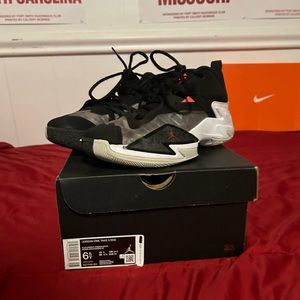 Size 6.5 Jordan one take/Westbrook 3